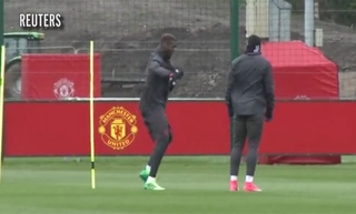 Tiền vệ Pogba nhảy Gangnam Style trước trận gặp Anderlecht