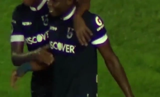 Màn Solo ghi bàn từ sân nhà siêu đỉnh