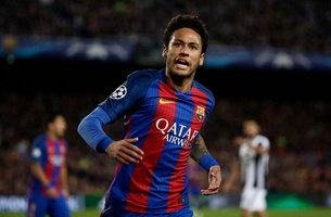 Những pha xử lý bóng sỉ nhục qua 3-4 hậu vệ đối phương