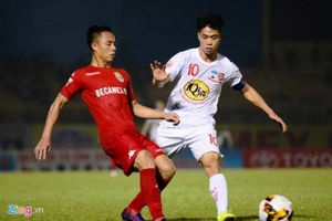 Tiền đạo Công Phượng bỏ lỡ cơ hội ghi bàn như Torres