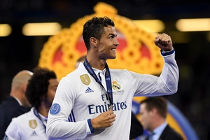 Nhìn lại mùa giải 2016/17 thần thánh của ngôi sao Ronaldo