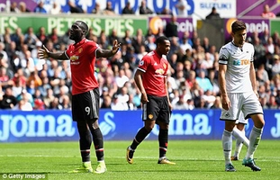Video Romelu Lukaku nổ súng ở trận Swansea 0-4 Mu