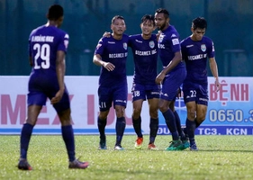 Tổng hợp: Bình Dương 2-0 Hà Nội (Vòng 18 V-League 2017)