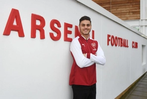 Konstantinos Mavropanos, tân binh của Arsenal là ai?