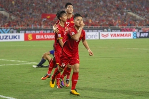 Bàn mở tỷ số của Quang Hải trận Việt Nam 2-1 Philippines