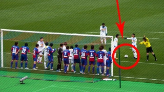 10 bàn thắng đẹp từ đá phạt gián tiếp