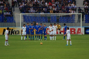 Tổng hợp những pha đá phạt hàng rào kỳ lạ