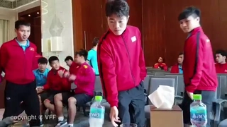 VIDEO: Hậu trường thú vị một buổi họp nội bộ của tuyển Việt Nam