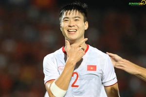 VIDEO: Duy Mạnh vừa cất giọng hát vịt đực, khán giả phải bịt tai tức khắc