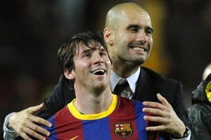VIDEO: Pep Guardiola tiết lộ tuyệt kỹ của Leo Messi trên sân cỏ