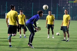 VIDEO: Thủ môn Malaysia tập tâng bóng trước đại chiến