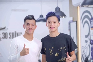 Video: Tiến Linh rủ Hoàng Đức đi đảo lại ngói sau siêu phẩm để đời