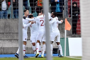 Video tổng hợp: Luxembourg 0-2 Bồ Đào Nha (Vòng loại Euro 2020)