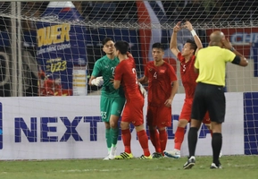 VIDEO: Văn Lâm cản phá thành công quả 11m của ĐT Thái Lan