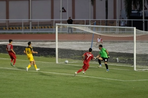 Video: Triệu Việt Hưng nâng tỷ số 4-0 cho ĐT U22 Việt Nam