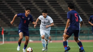 VIDEO: Ngôi sao số 1 sang Việt Nam nhận giải, U19 Thái Lan thua sốc U19 Campuchia