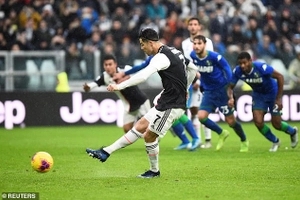 Juventus 2-2 Sassuolo: Ronaldo sửa chữa sai lầm của đồng đội phía dưới