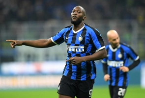 Inter Milan 4-0 Genoa: Lukaku tỏa sáng, Nerazzurri bám đuổi gắt gao Juventus