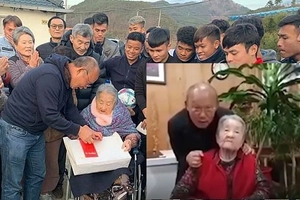 VIDEO:  HLV Park Hang Seo cùng mẹ nói Xin cảm ơn bằng Tiếng Việt cực đáng yêu