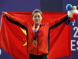 VIDEO: Tổng hợp phần thi của lực sĩ Hoàng Thị Duyên đoạt HCV SEA Games 30 môn Cử tạ