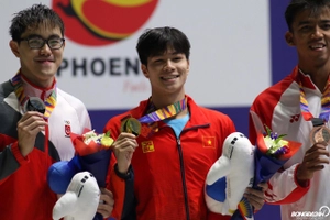 VIDEO: Tấm HCV SEA Games 30 ấn tượng của kình ngư 16 tuổi Trần Hưng Nguyên