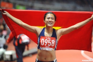VIDEO: Lê Tú Chinh chiến thắng ngoạn mục ở chung kết chạy 100m nữ tại SEA Games 30