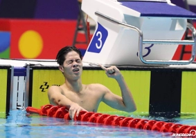 VIDEO: Kình ngư 16 tuổi Trần Hưng Nguyên phá kỷ lục SEA Games nội dung 400m hỗn hợp nam