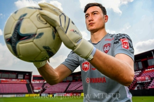 VIDEO: Thủ môn Đặng Văn Lâm trải lòng sau 2 tuần ở CLB Muangthong