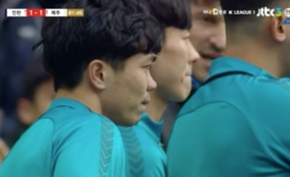 VIDEO: Công Phượng ngồi ngoài sân chứng kiến Incheon nhờ VAR thoát thua trận mở màn K-League 2019