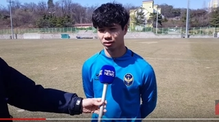 Xem Công Phượng bắn tiếng Anh điêu luyện rồi ... xổ tiếng Việt