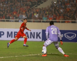 VIDEO: Bàn thắng đẳng cấp của Hà Đức Chinh mở tỷ số trận U23 Việt Nam vs U23 Thái Lan