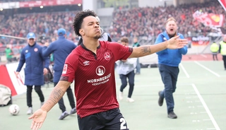 Nurnberg 1-1 Bayern Munich: Lỡ thời cơ bứt phá