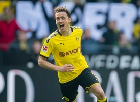 Dortmund 3-2 Dusseldorf: Kiên trì bám đuổi