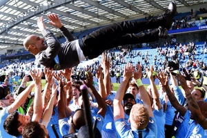 VIDEO: Pep Guardiola khen Liverpool sau chức vô địch của Man City