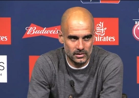 VIDEO: Man City ăn ba lịch sử, Pep Guardiola vẫn nổi đóa vì bị hỏi xoáy