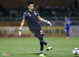 Thủ môn từng lên tuyển Việt Nam bị thủng lưới vì ... quên luật 6 giây