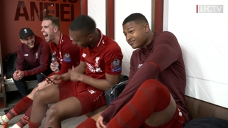 VIDEO: Phòng thay đồ Liverpool tưng bừng sau chiến thắng lịch sử