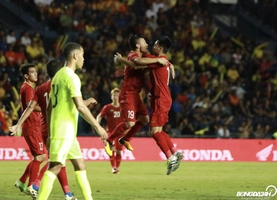 VIDEO: Bộ ba cầu thủ Hà Nội phối hợp ghi bàn nhịp nhàng ở chung kết Kings Cup 2019