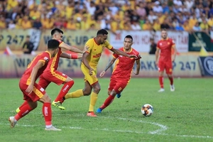 Nam Định 4-2 Thanh Hóa: Đội bóng thành Nam cắt đứt mạch bất bại của đối thủ