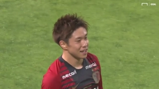 Siêu phẩm bàn thắng khó tin từ sát đường biên tại J-League