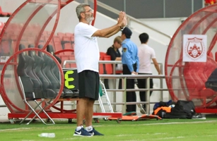 VIDEO: HLV Kitchee thừa nhận thua kém U22 Việt Nam