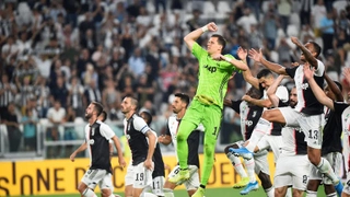 Juventus 4-3 Napoli: Ronaldo khai hỏa, đại tiệc 7 bàn