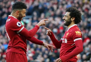VIDEO: Oxlade Chamberlain: Mo Salah không chịu chuyền bóng cho chúng tôi...