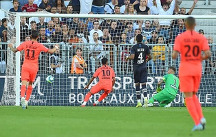 Bordeaux 0-1 PSG: Neymar lại hóa người hùng