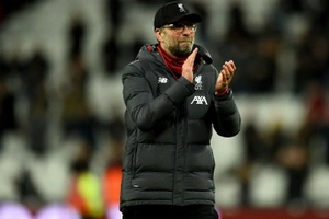 VIDEO: Kéo dài chuỗi trận bất bại, Jurgen Klopp vẫn chưa mơ vô địch