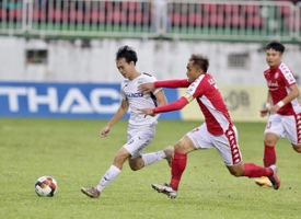 VIDEO: Văn Toàn khoe tốc độ đáng sợ, giúp HAGL rút ngắn cách biệt