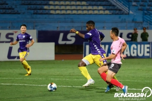 VIDEO: Xem lại màn tấu hài của tiền đạo Omar trên hàng công Hà Nội FC