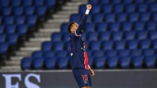 Neymar vs Mbappe thăng hoa, PSG đánh tennis trên sân nhà
