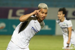 VIDEO: Xuân Trường tinh quái, HAGL chọc thủng lưới Viettel