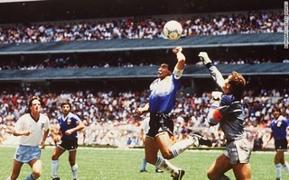 VIDEO: Maradona từng trải lòng về bàn thắng bàn tay của Chúa: Tôi không gian dối!